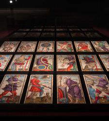 Tarot exhibition in Bergamo, tours with tarologist and open until 11 p.m.