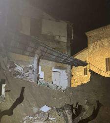 Aufgrund des schlechten Wetters st&uuml;rzte ein Teil der Mauern des Schlosses von Fabro (Terni) ein