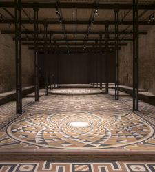 Biennale 2026 bringt der saudi-arabische Pavillon ein gro&szlig;es Mosaik als Reflexion &uuml;ber den Verlust