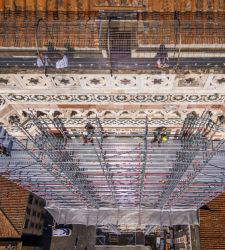 Florence: Restoration of Giotto's Bell Tower Begins; the 86-meter-high scaffolding also protects the peregrine falcons