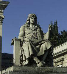 Francia, pintarraje&oacute; la estatua de Colbert: el Tribunal de Casaci&oacute;n reconoce su libertad de expresi&oacute;n