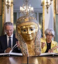 Switzerland returns a 2nd-century B.C. funerary mask to Egypt.