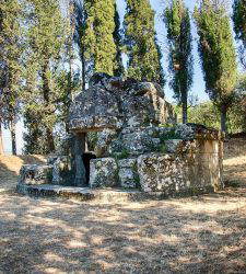 Las tumbas de Cortuna: un recorrido por las necr&oacute;polis de la ciudad etrusca