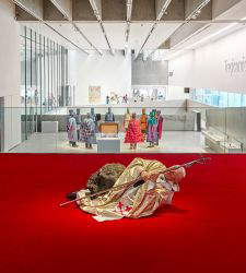 Una exposici&oacute;n en el MAXXI de Roma investiga el componente ir&oacute;nico que recorre la cultura italiana