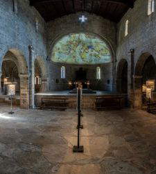 In Val Camonica begegnet Tullio Pericoli der Felskunst, in der Pieve di San Siro 