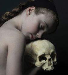 G&ecirc;nes, les portraits de Van Zadelhoff entre lumi&egrave;re flamande et sensibilit&eacute; contemporaine