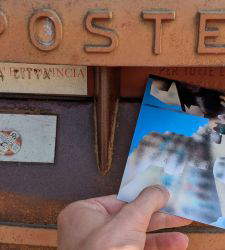 Una postal para Gaza: el arte de Woc transforma un gesto en arte solidario