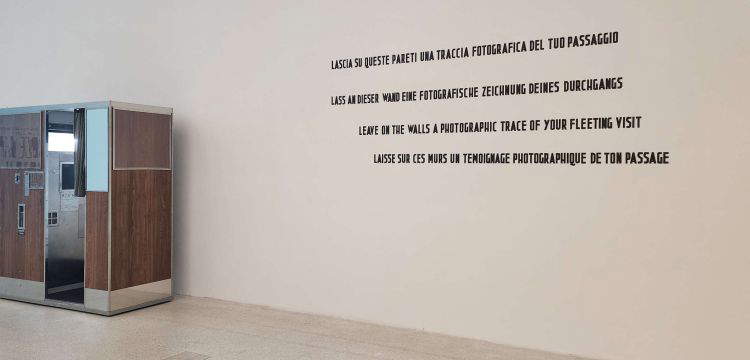 Franco Vaccari, l'artiste qui a imagin&eacute; le public comme une &oelig;uvre d'art. &Agrave; quoi ressemble l'exposition de Bolzano ?