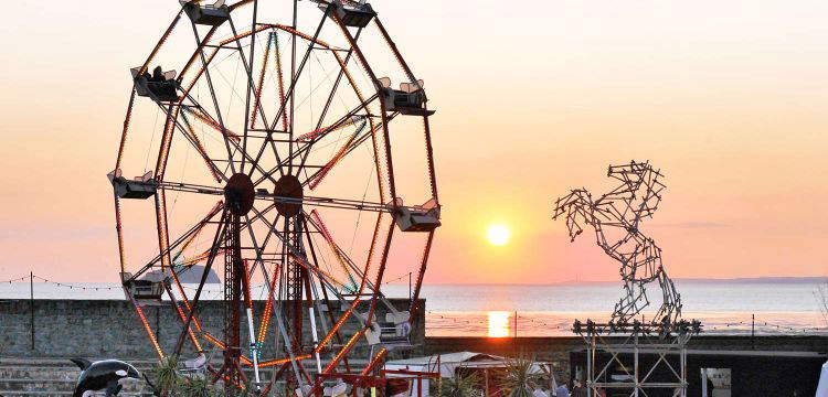 Wenn Kunst provoziert: Ausdrucksfreiheit oder Verantwortungslosigkeit? Wie weit darf man gehen?