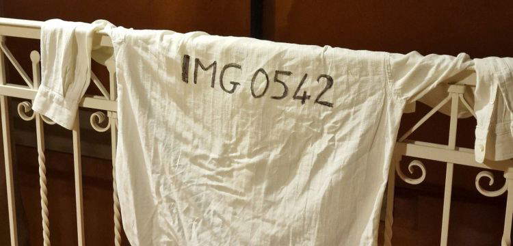 Luca Rossi bewertet mehr als 60 zeitgen&ouml;ssische K&uuml;nstler: der Michelin-F&uuml;hrer 2026