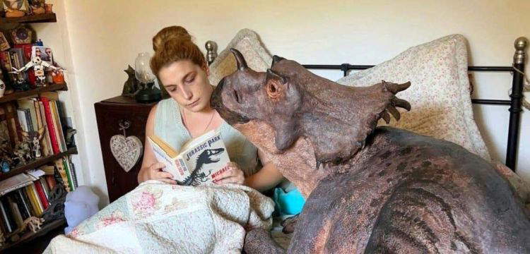 Crea dinosaurios tan realistas que parecen vivos y sueña con un museo: el mundo de Mariaelena Mariotti