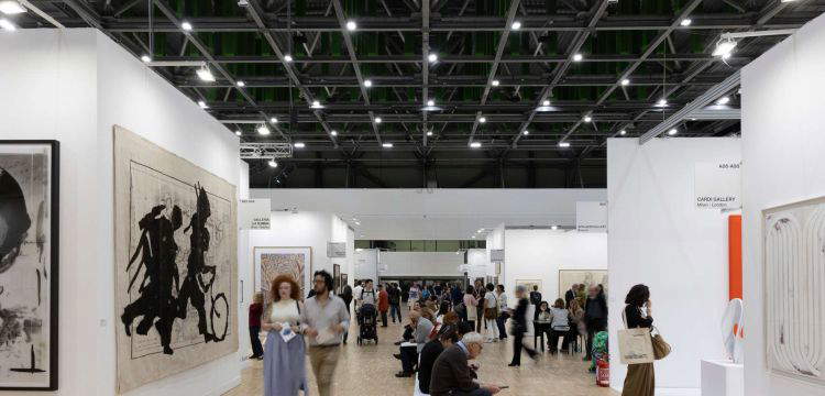 Miart, la nueva sede no convence: para los galeristas es poco funcional. Cr&iacute;tica