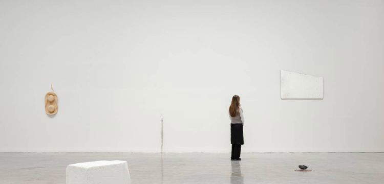 Pourquoi se sent-on souvent b&ecirc;te face &agrave; l'art contemporain ? Le probl&egrave;me, ce n'est pas nous