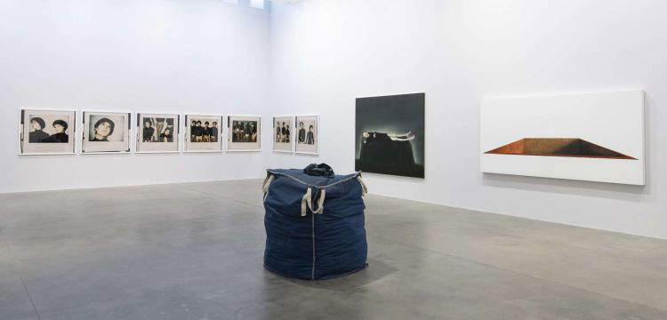 Italian art is present on the international scene, but no one talks about it