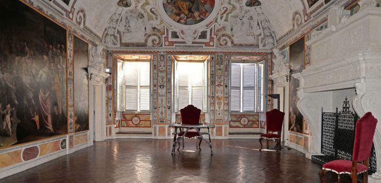 Palazzo Chigi Piccolomini alla Postierla: das gro&szlig;e 16. Jahrhundert in Siena