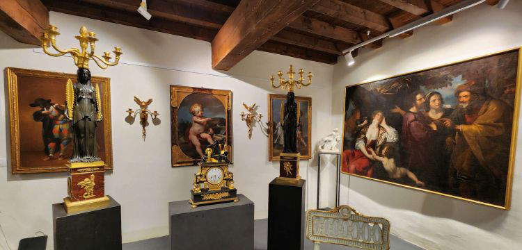 Sechs Jahrhunderte Kunst in der Festung: Reportage von der Antiquit&auml;tenmesse in Sarzana (mit Preisen)