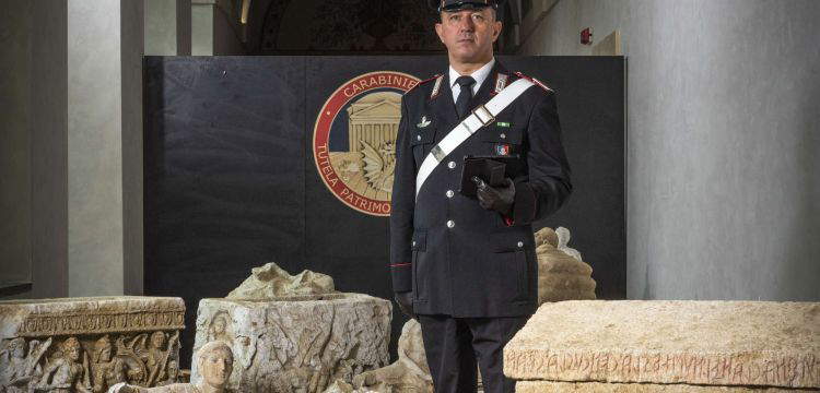 Wie die Carabinieri den illegalen Handel mit Artefakten bek&auml;mpfen: Interview mit dem Kommandanten f&uuml;r Arch&auml;ologie