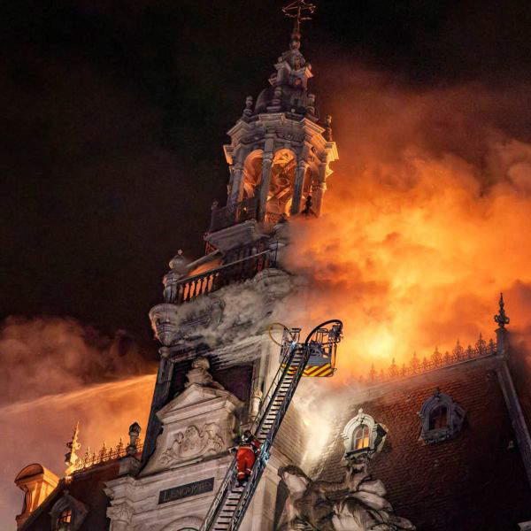 Incendie à l'Hôtel de Ville de Limoges après la manifestation, les dégâts sont importants