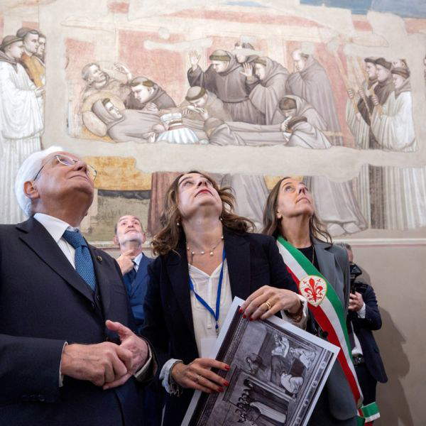 Le président Mattarella émerveillé par les fresques restaurées de Giotto : visite de la chapelle Bardi à Santa Croce