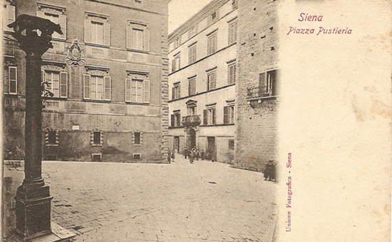 Piazza Postierla, Sienne